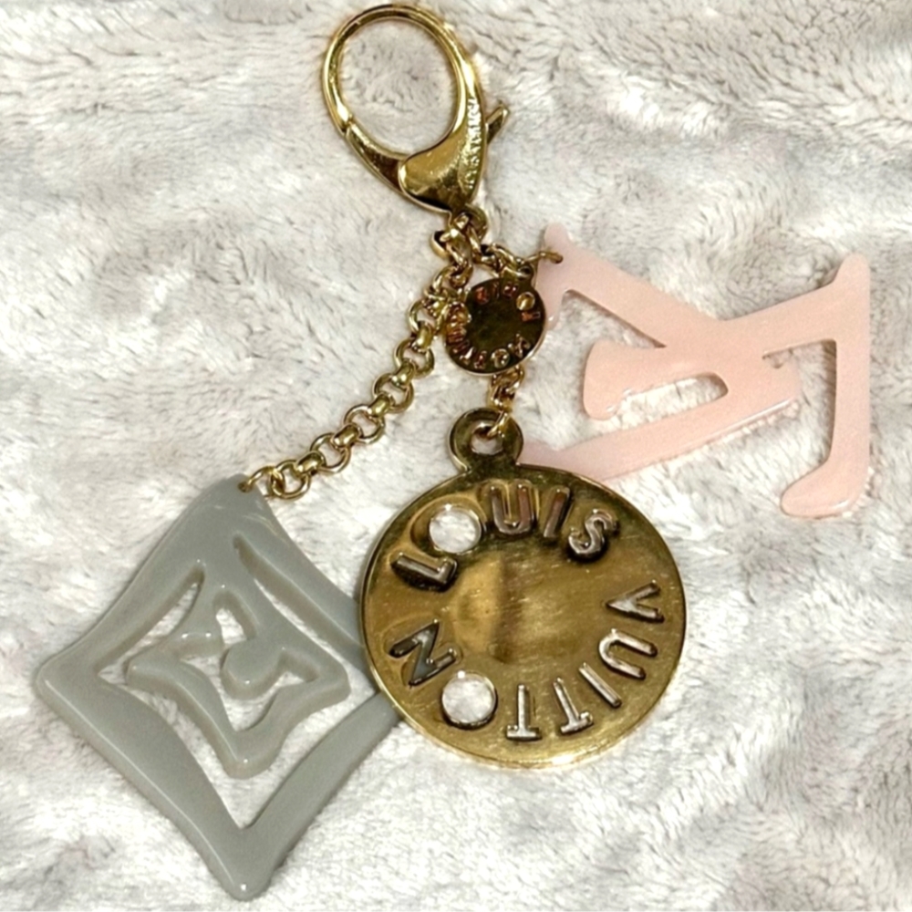 EUC Louis Vuitton Tahitienne Bag Charm - Metal and Resin